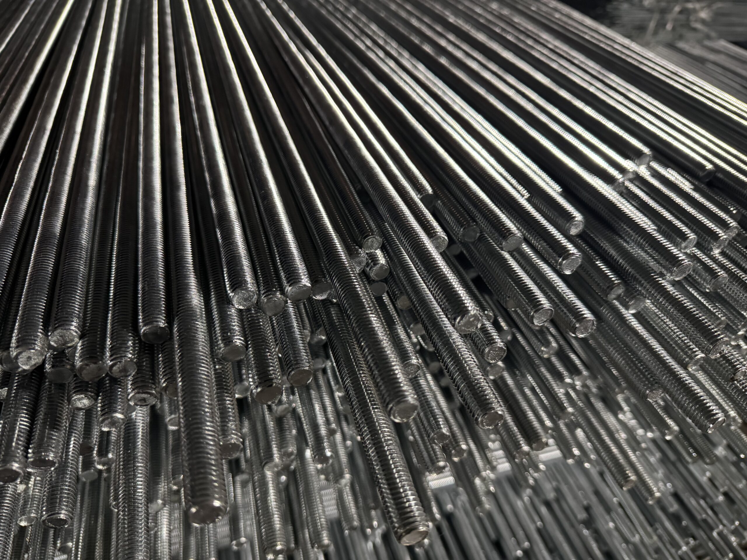 How to Choose Electro Galvanized Threaded Rod for Cable Tray and Pipe Support Projects