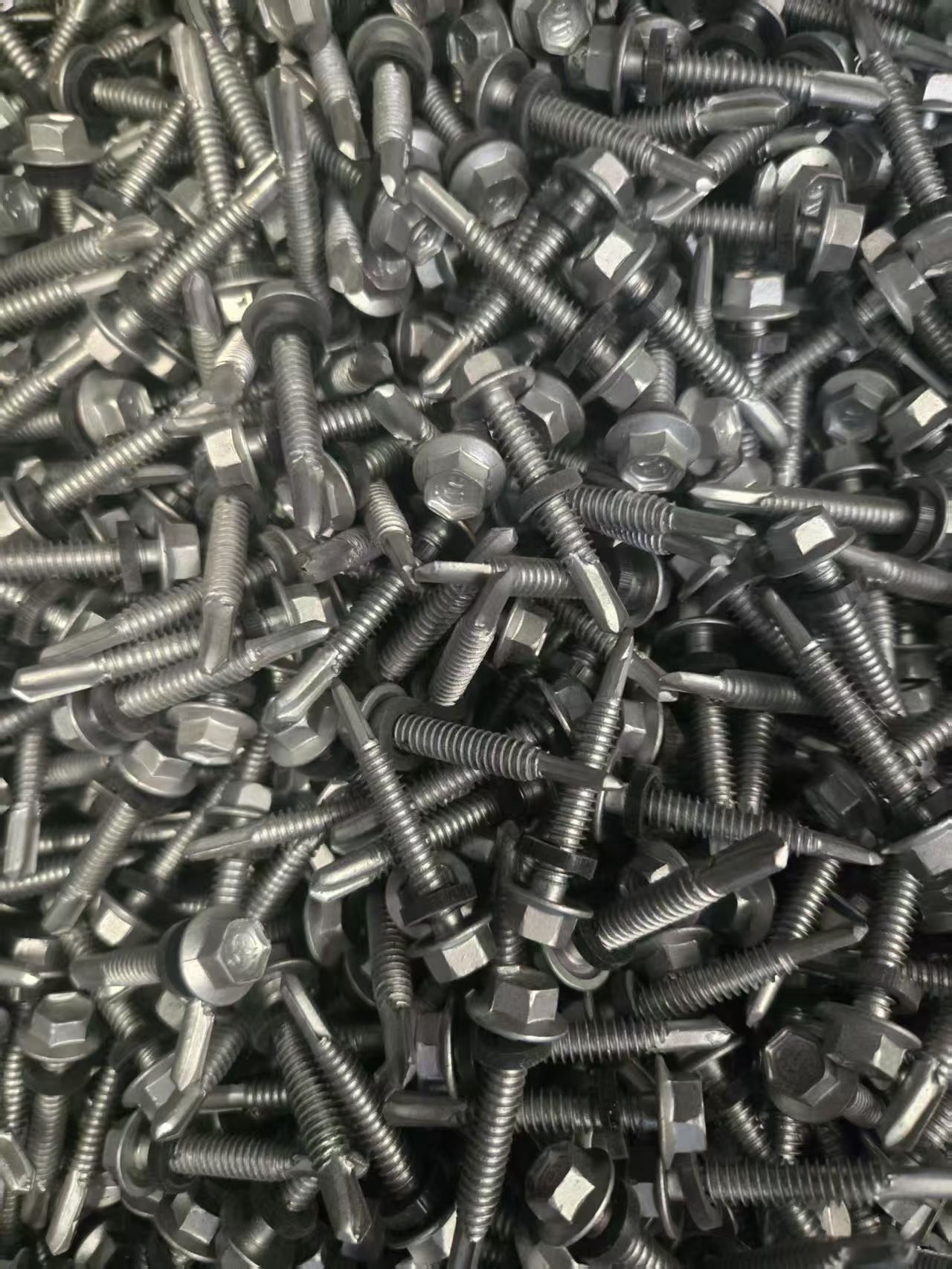 Anti-corrosion acid and alkali resistant hex washer head self-drilling screws